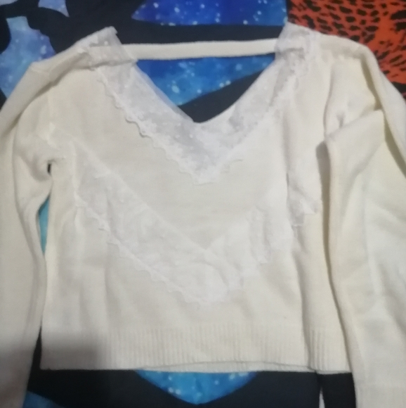 Cropped sweater - Picture 2 of 2